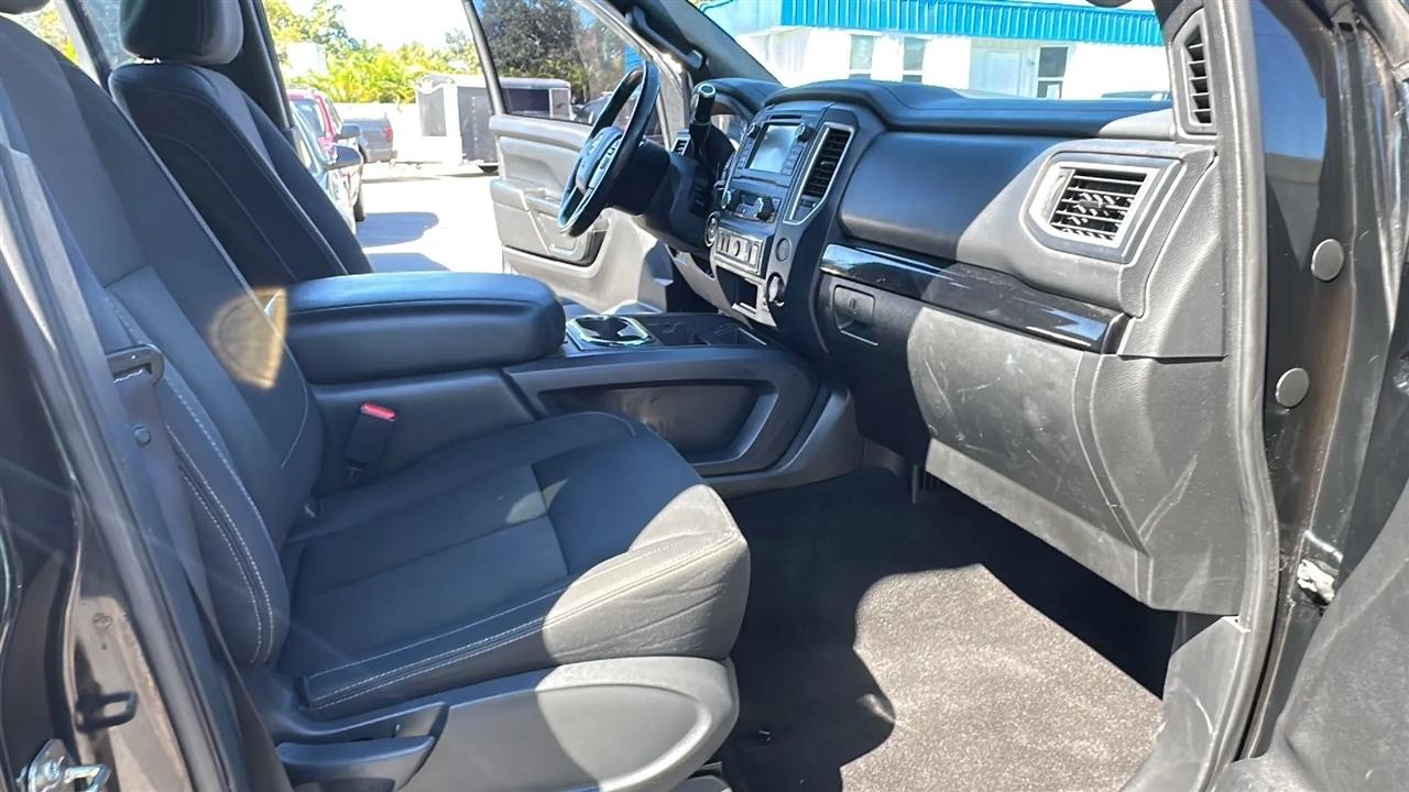 Nissan Titan  2019
