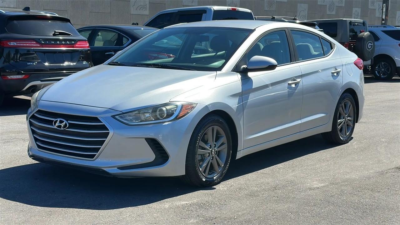 Hyundai Elantra  2018