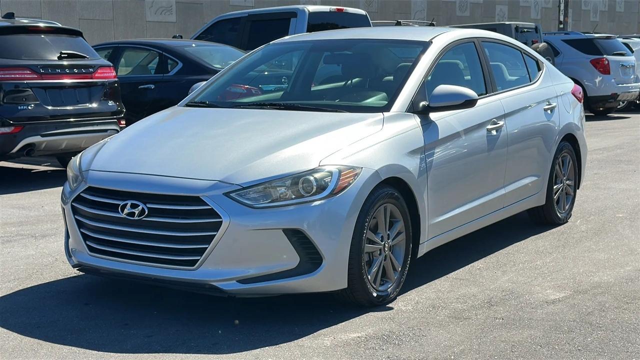 Hyundai Elantra  2018