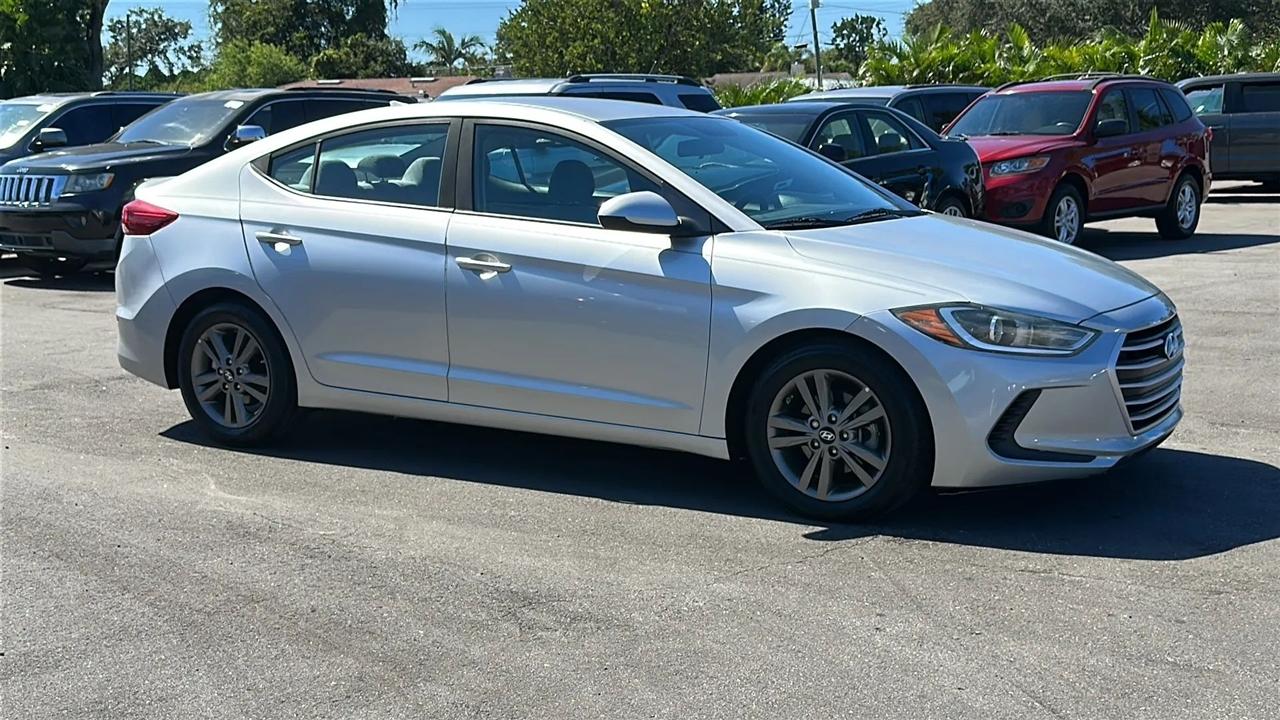 Hyundai Elantra  2018
