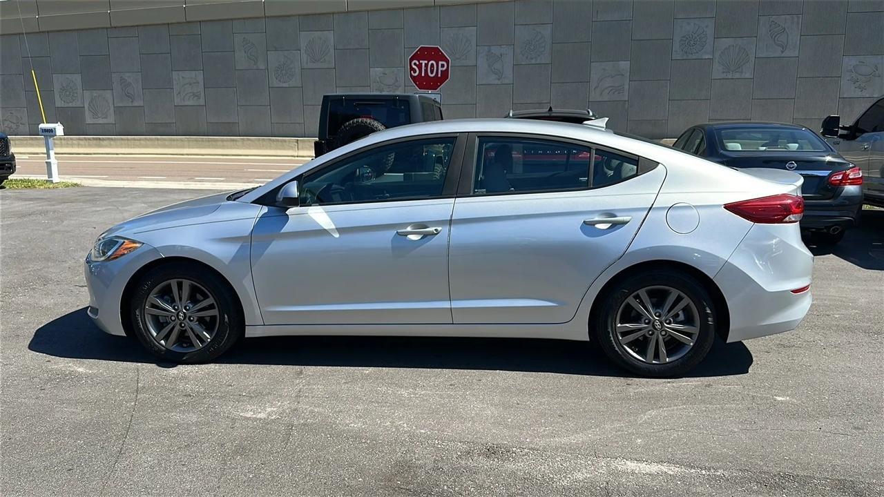 Hyundai Elantra  2018
