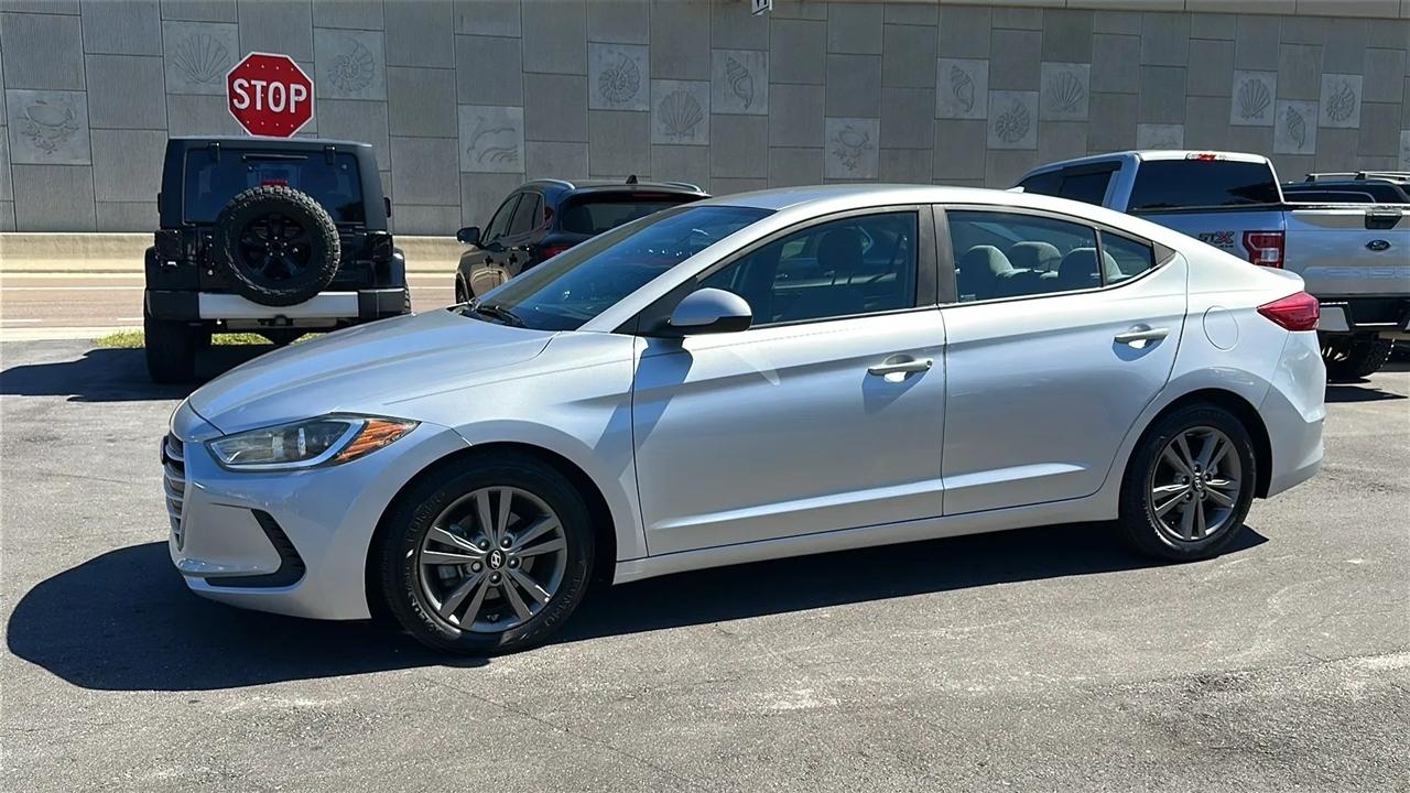 Hyundai Elantra  2018