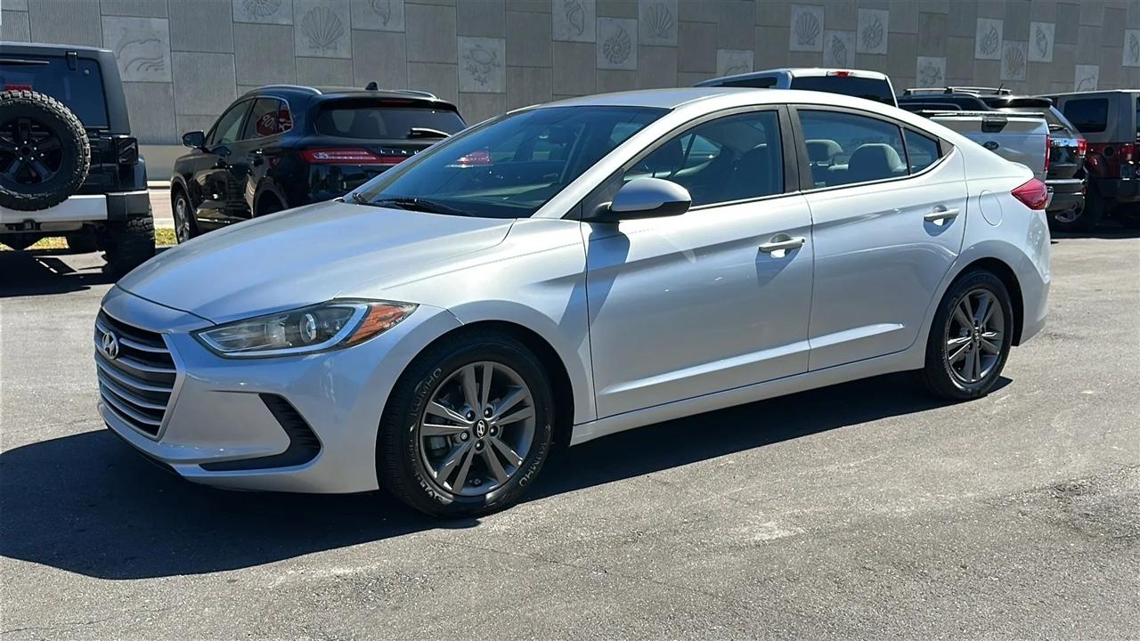Hyundai Elantra  2018
