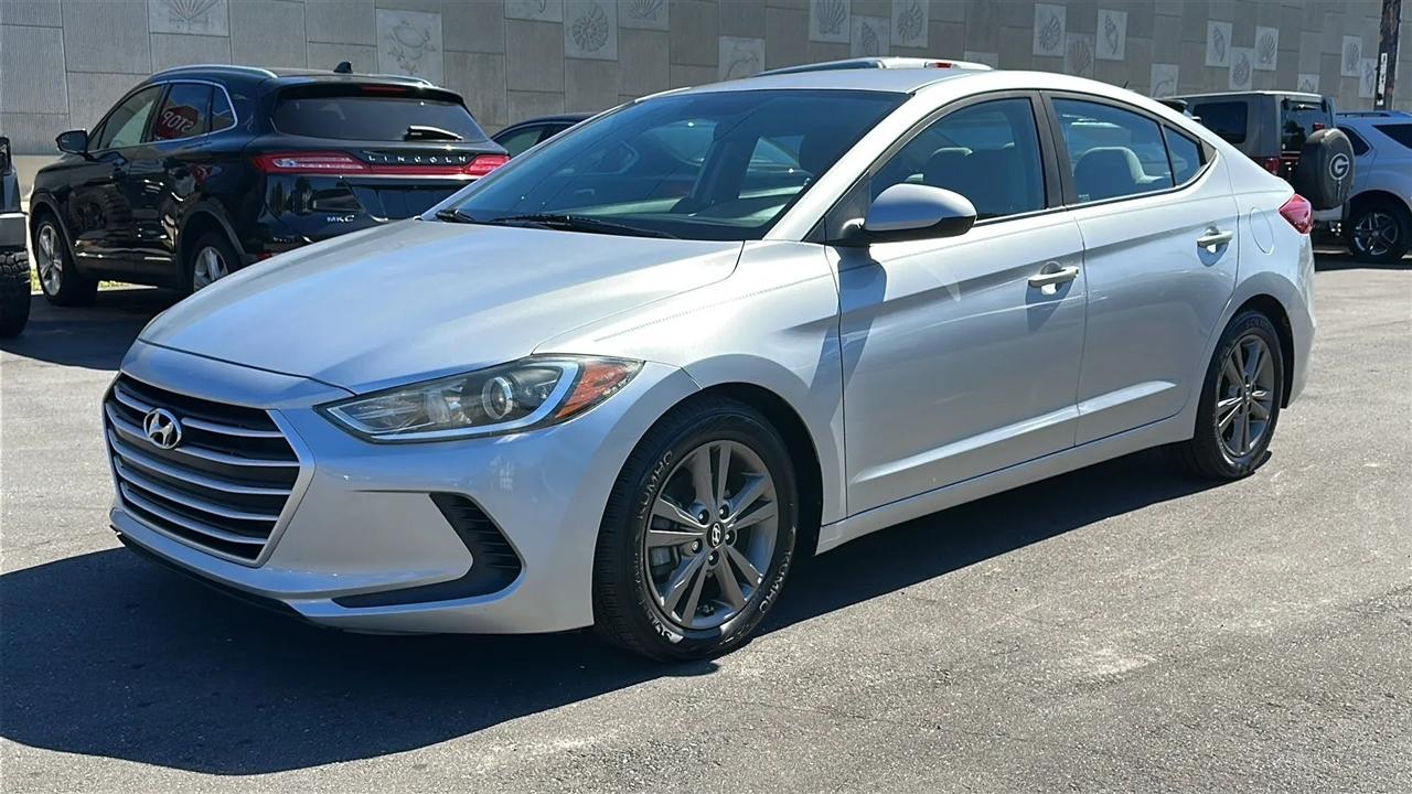 Hyundai Elantra  2018