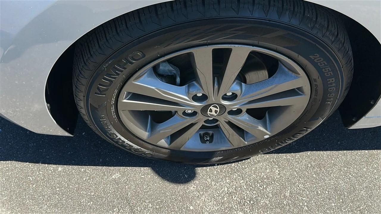 Hyundai Elantra  2018