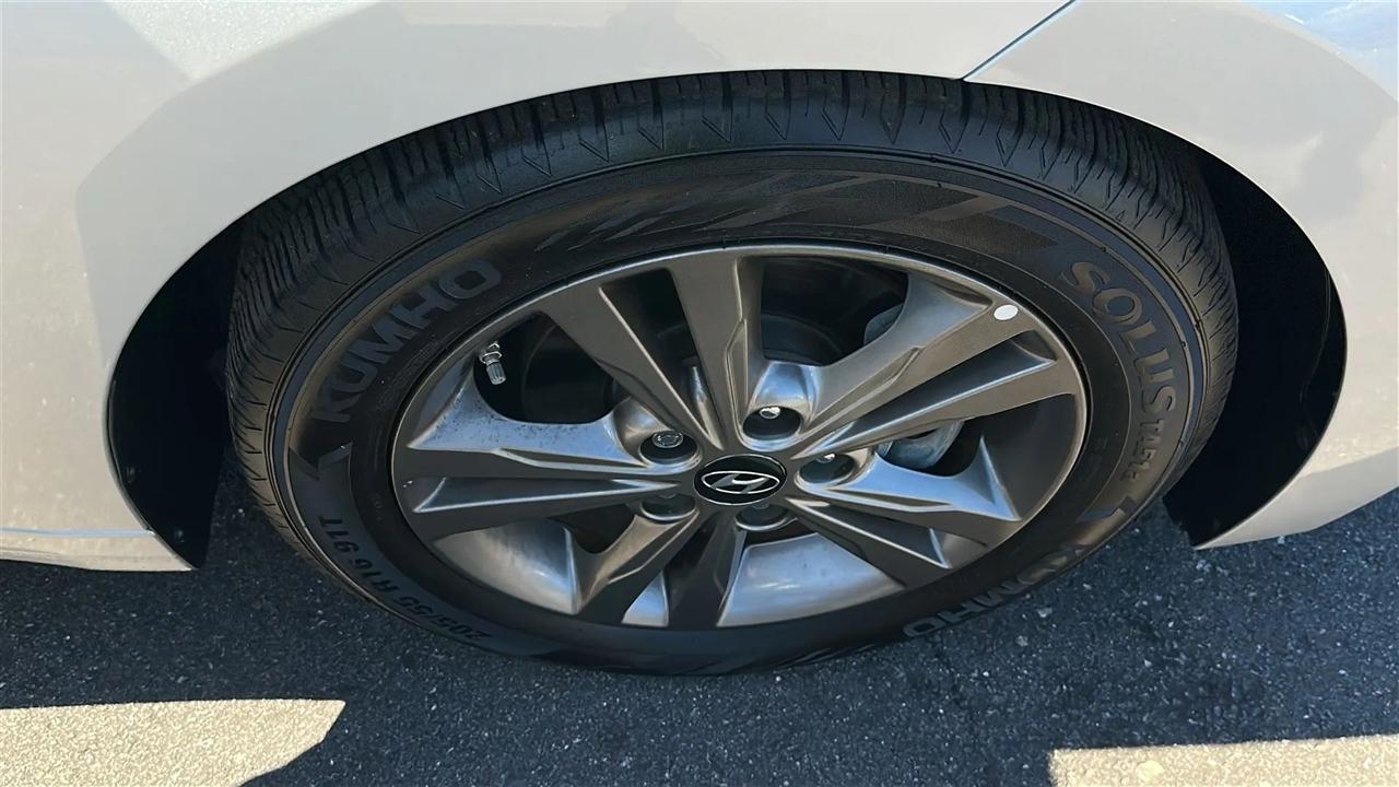 Hyundai Elantra  2018