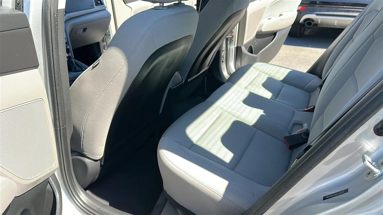 Hyundai Elantra  2018