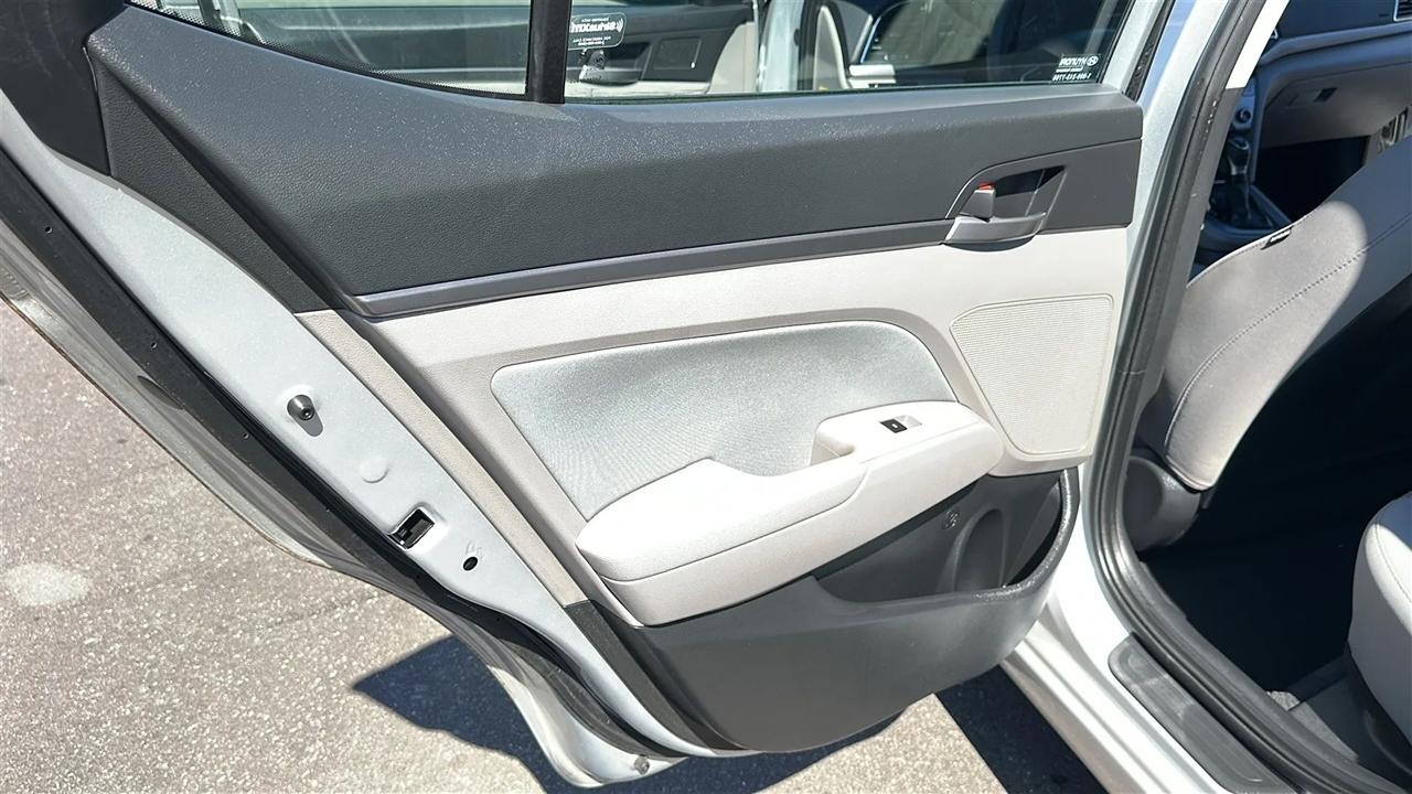 Hyundai Elantra  2018