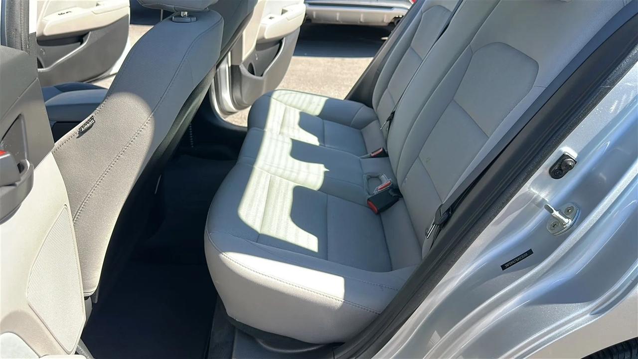 Hyundai Elantra  2018