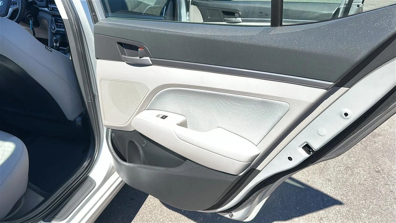 Hyundai Elantra  2018