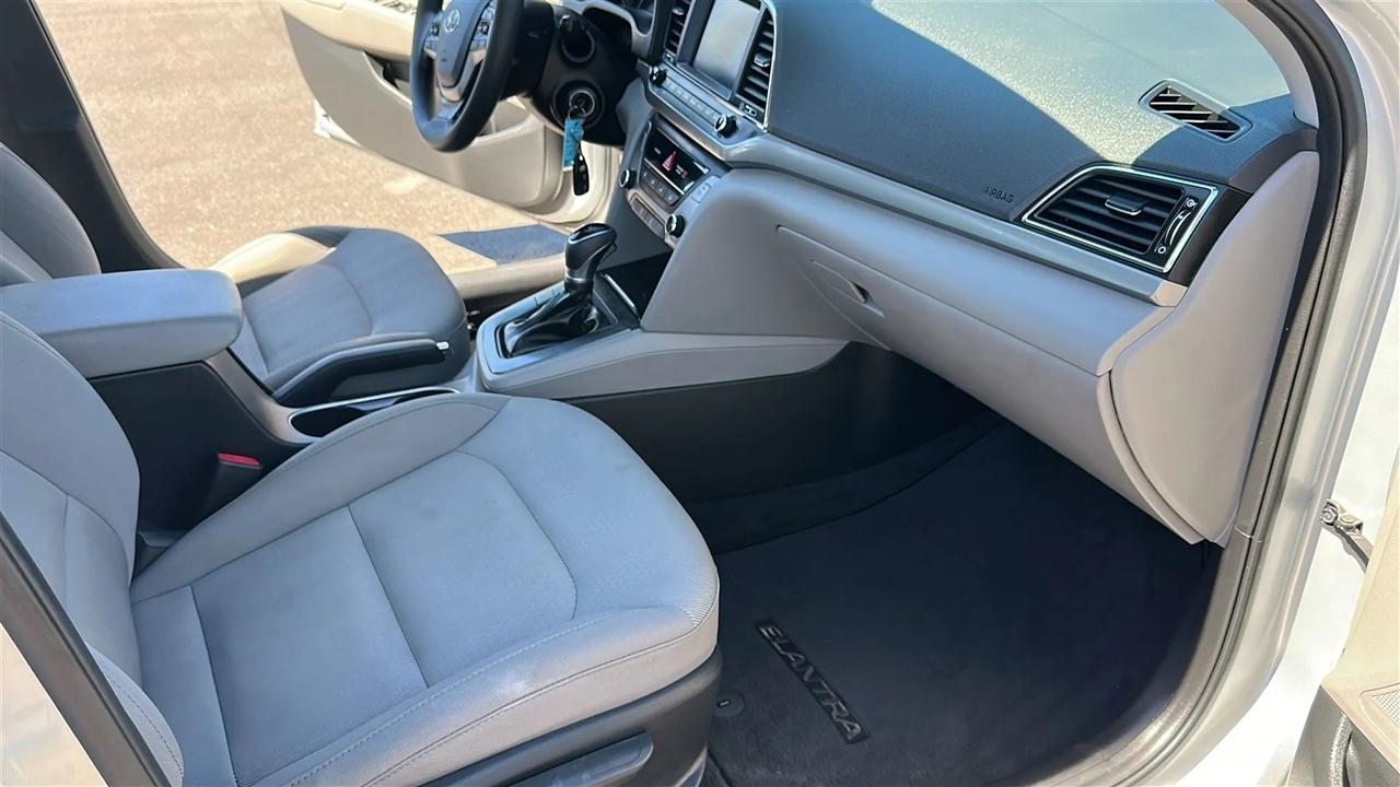 Hyundai Elantra  2018