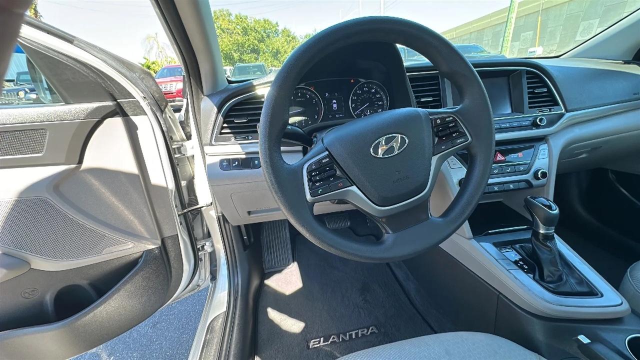 Hyundai Elantra  2018