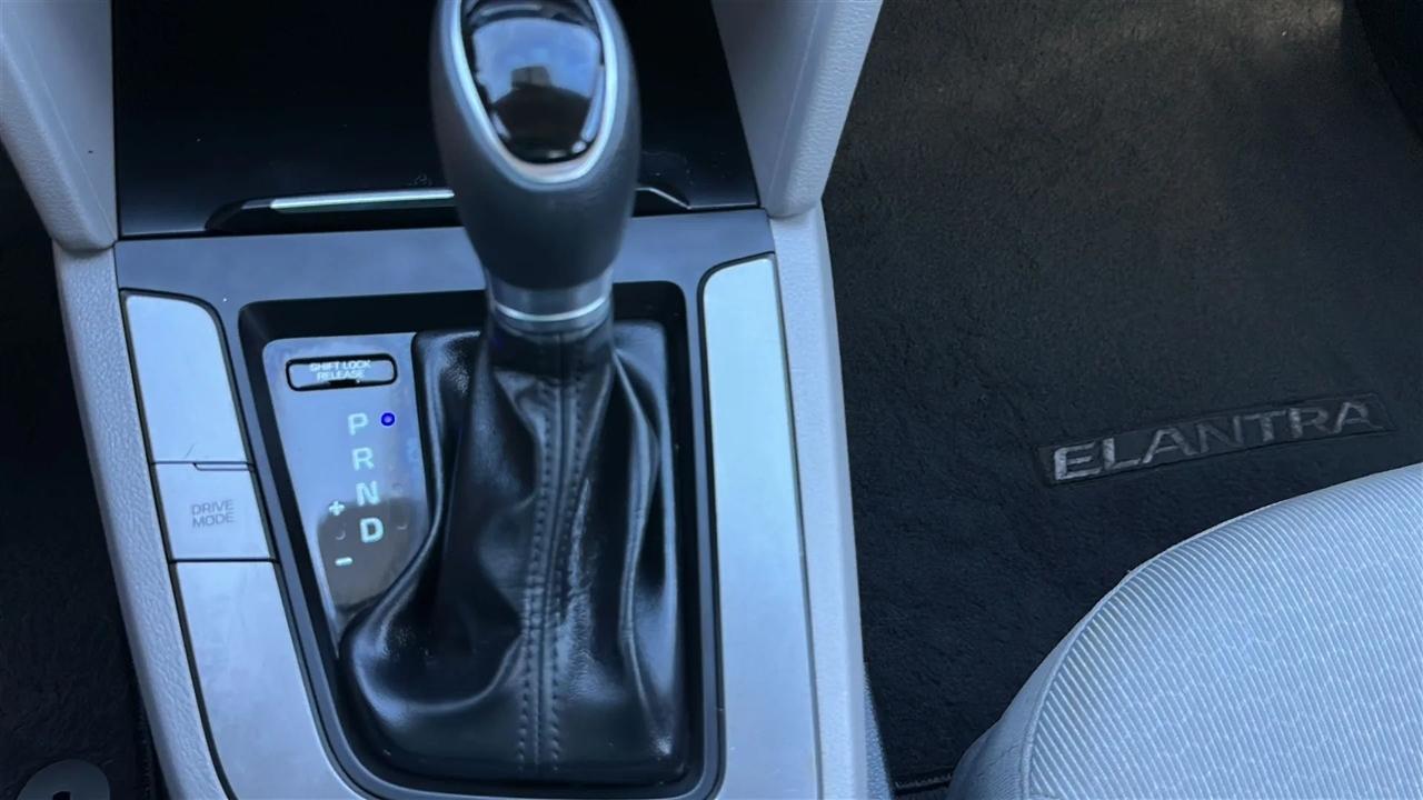 Hyundai Elantra  2018
