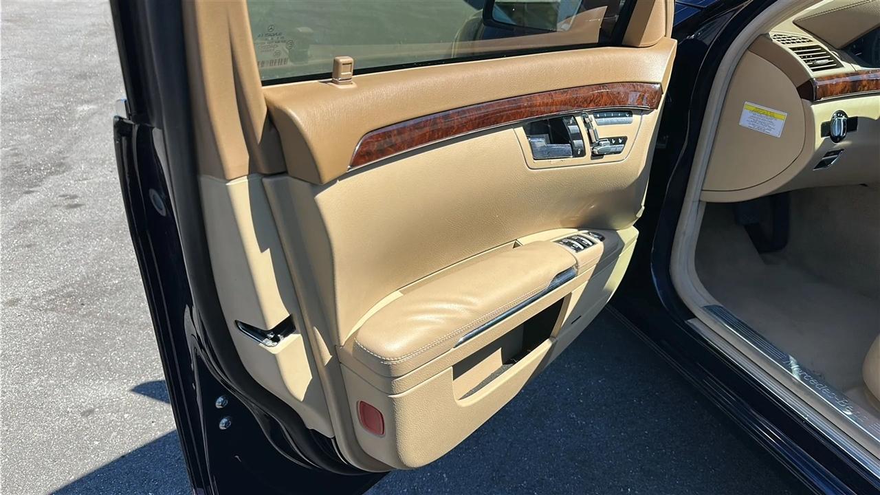 Mercedes-Benz S-Class  2012