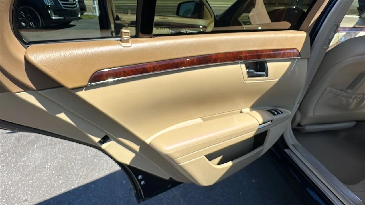 Mercedes-Benz S-Class  2012
