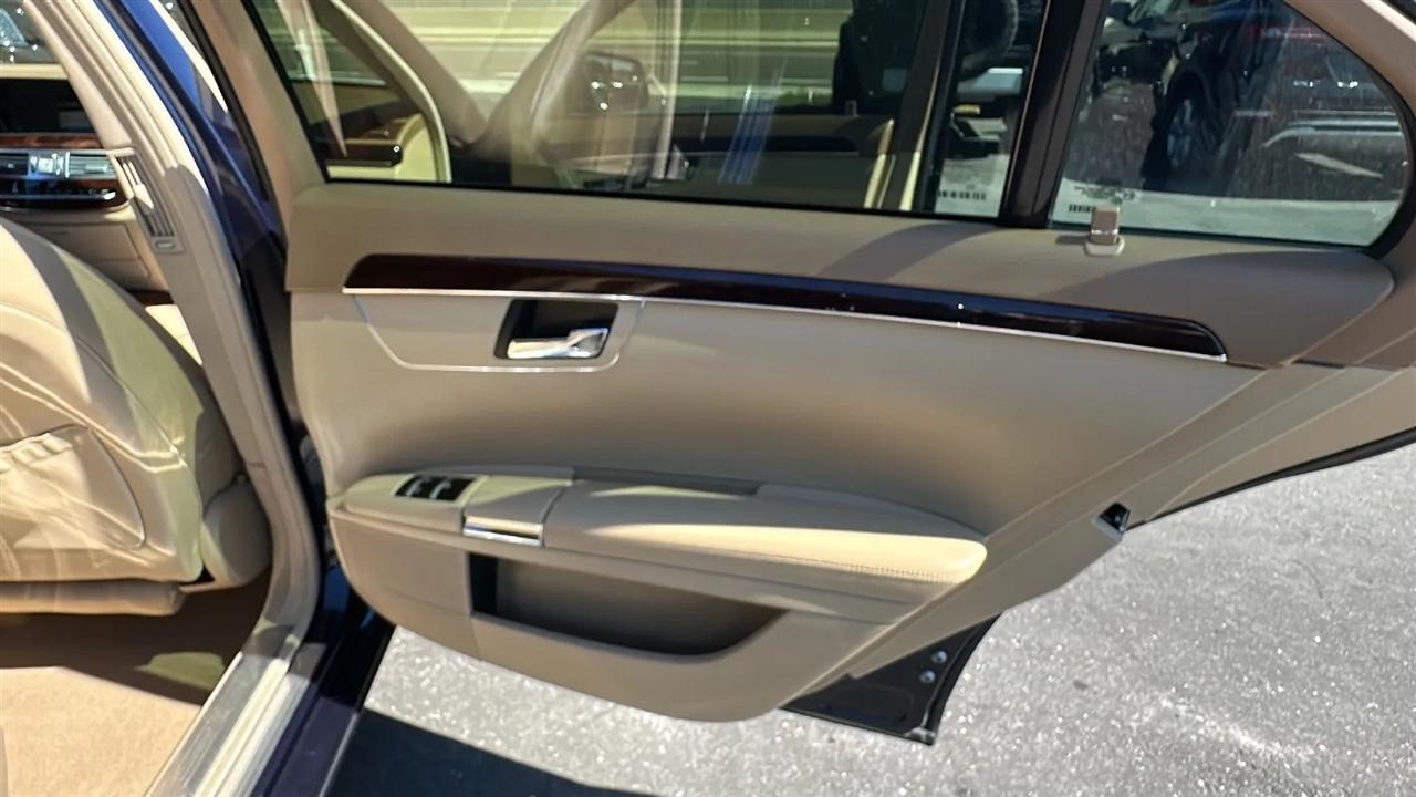 Mercedes-Benz S-Class  2012