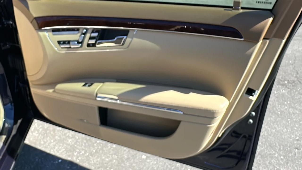 Mercedes-Benz S-Class  2012