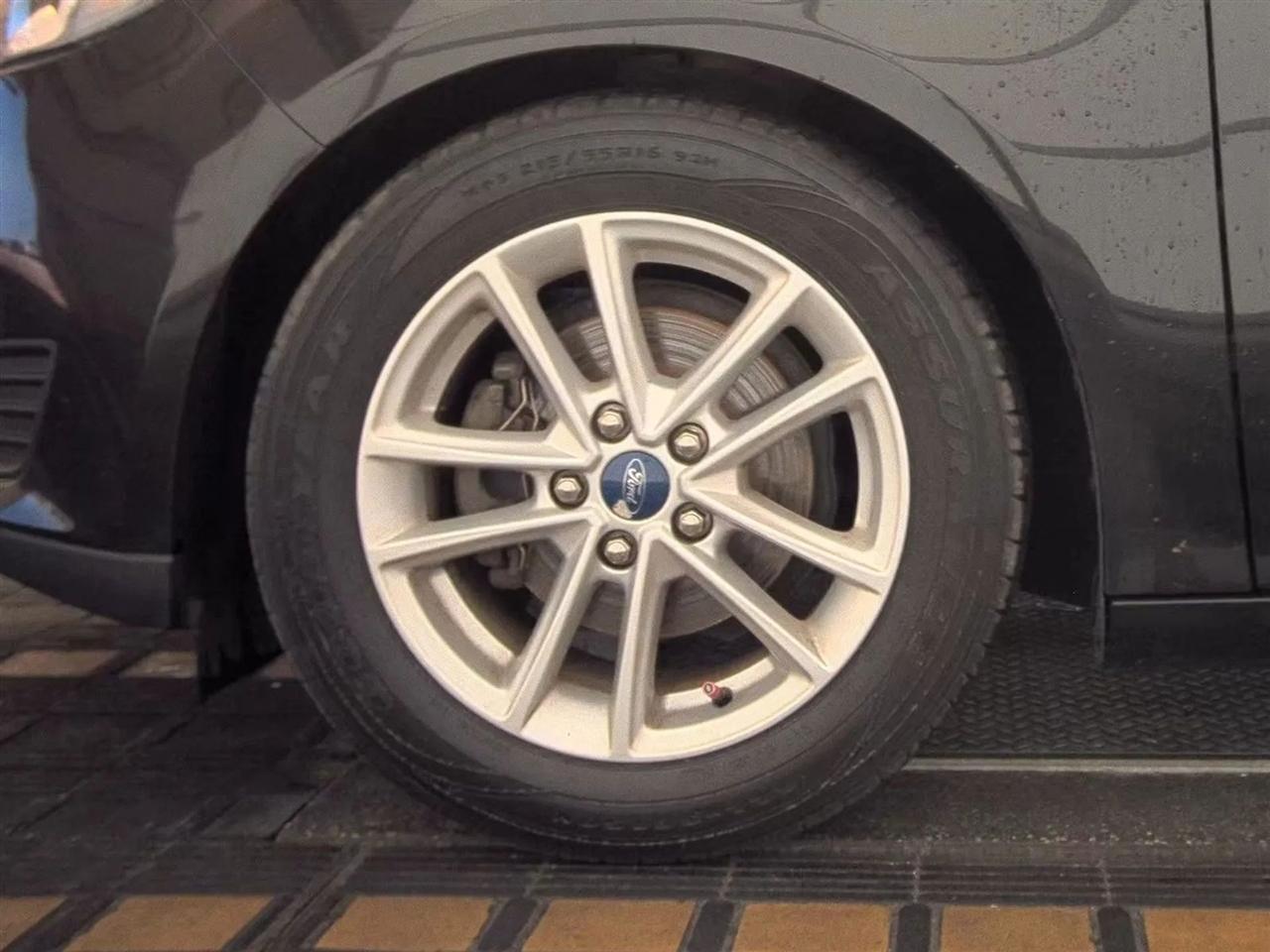 Ford Focus  2015