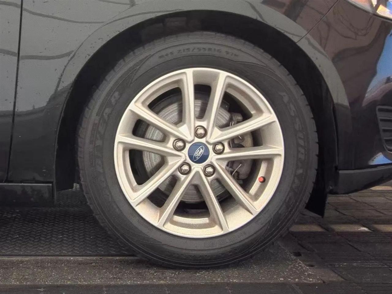 Ford Focus  2015