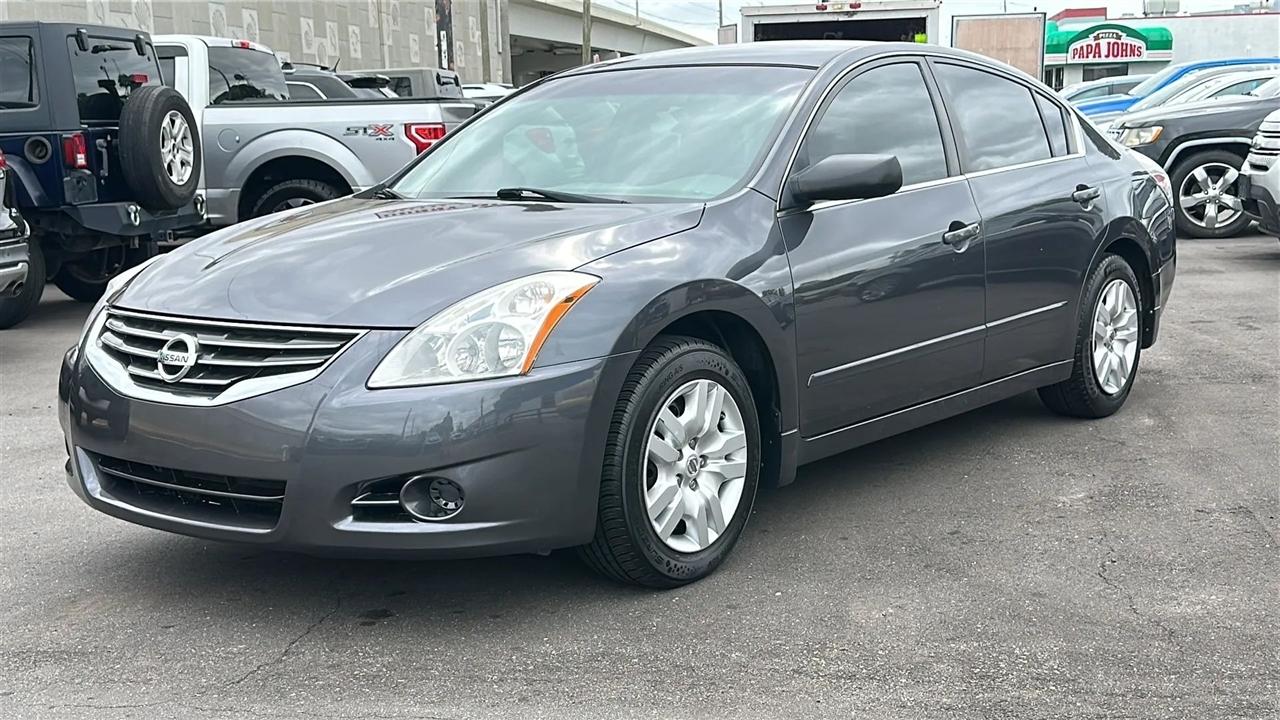 Nissan Altima  2012