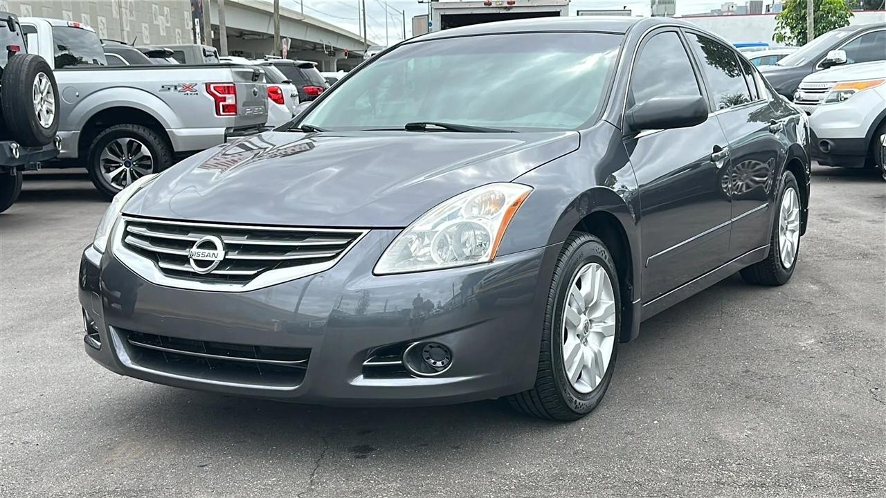Nissan Altima  2012