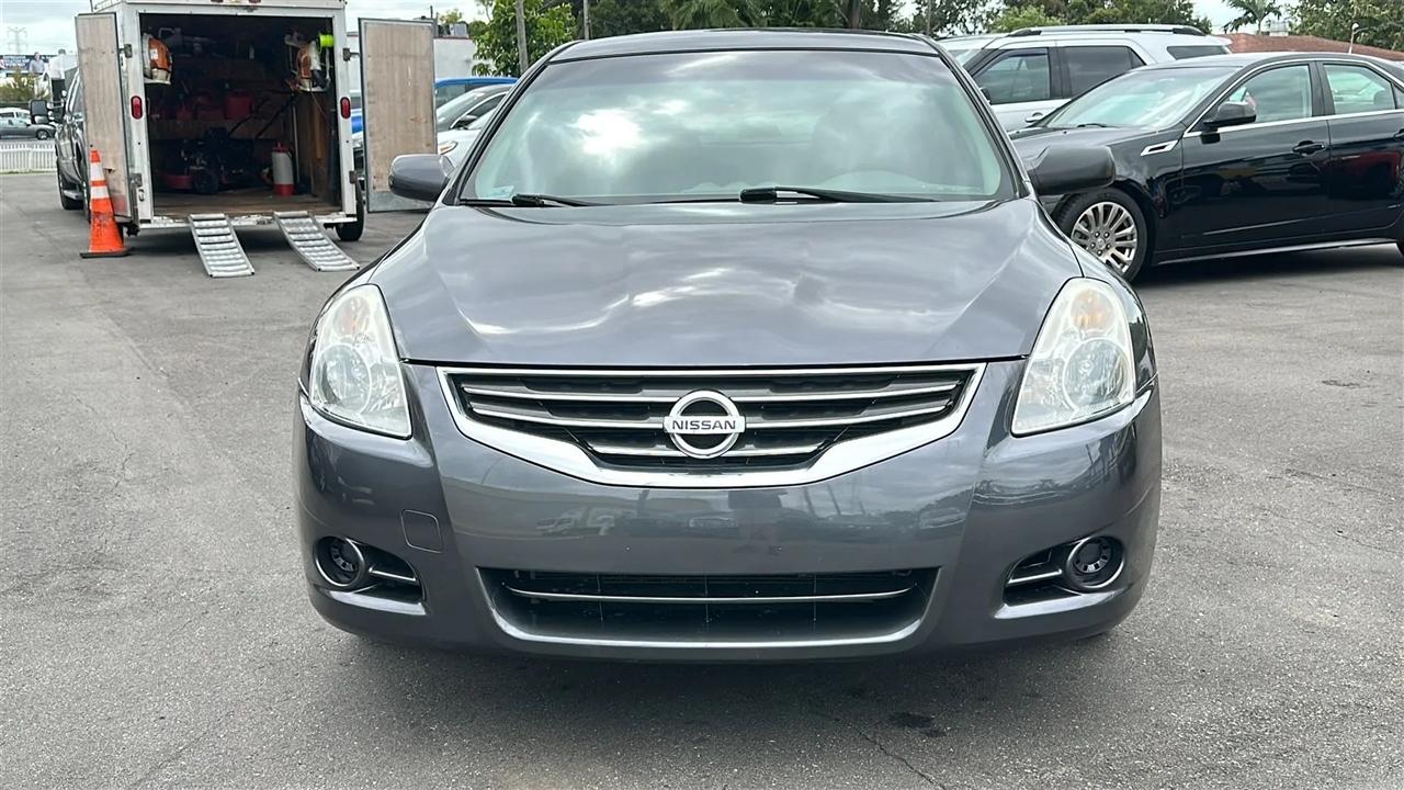 Nissan Altima  2012