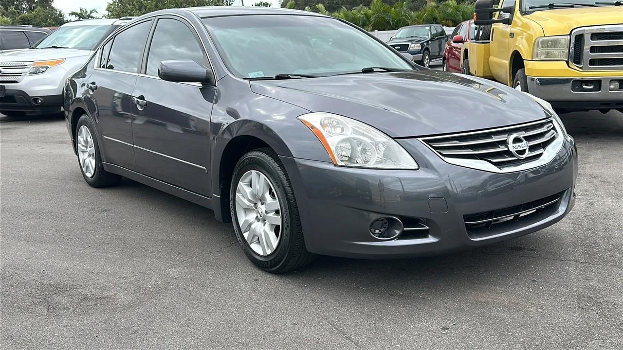 Nissan Altima  2012