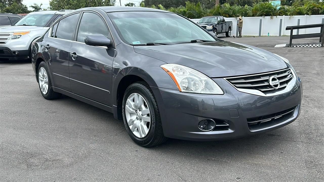 Nissan Altima  2012