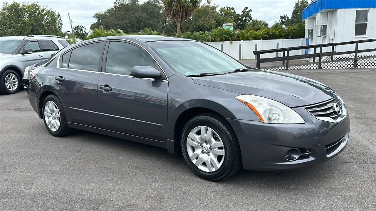 Nissan Altima  2012