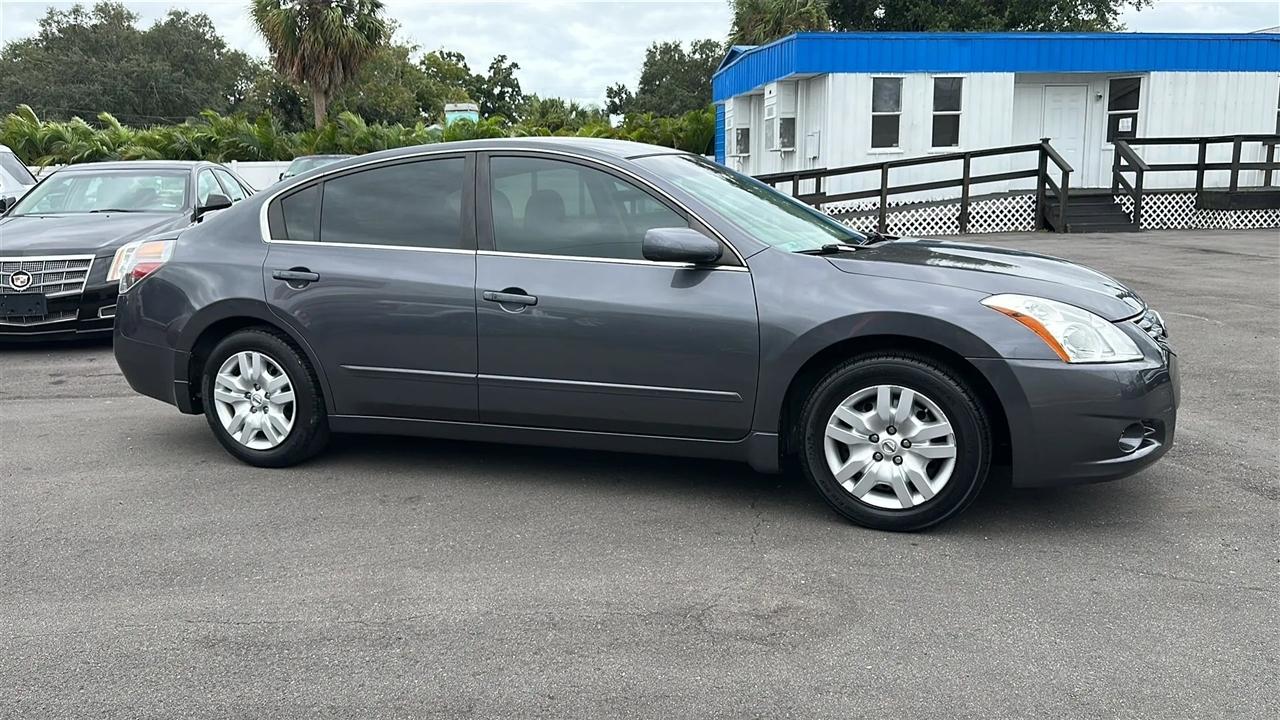 Nissan Altima  2012