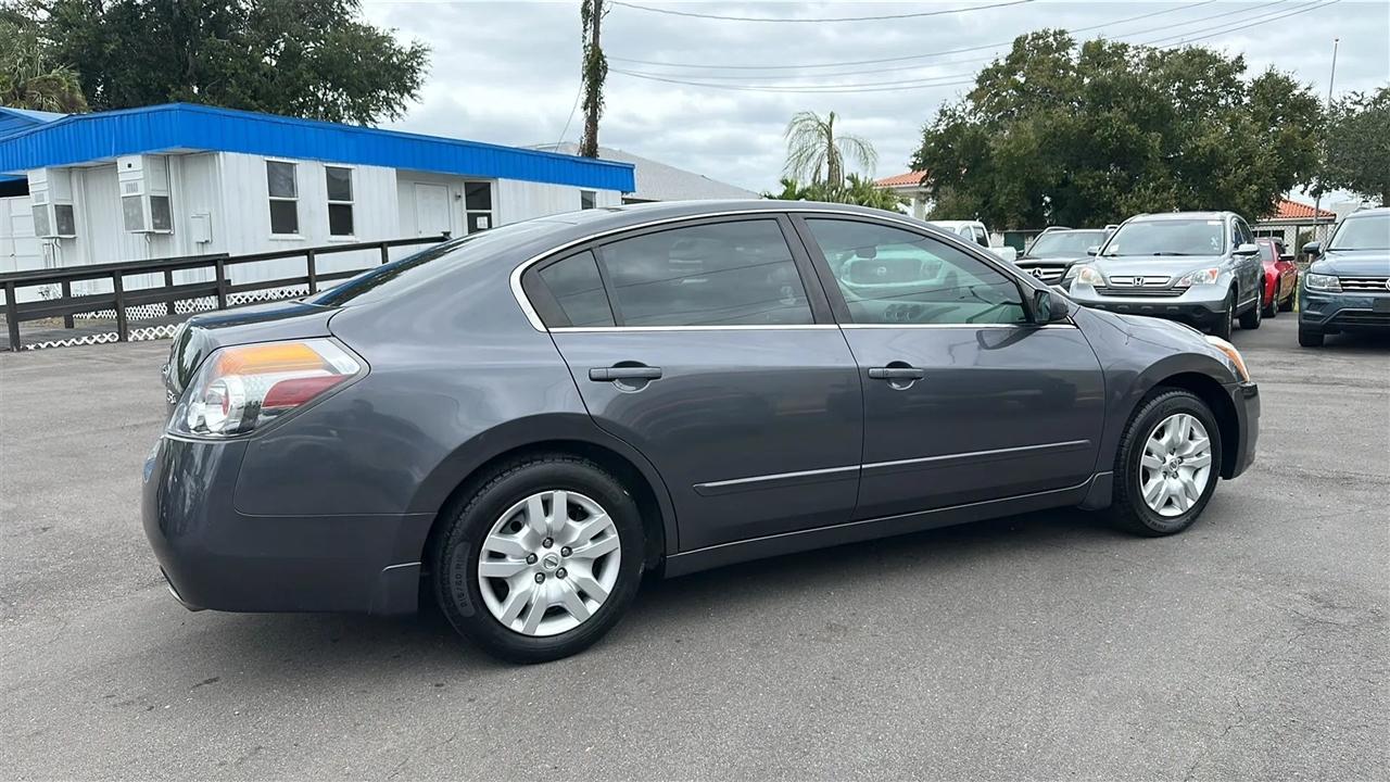 Nissan Altima  2012