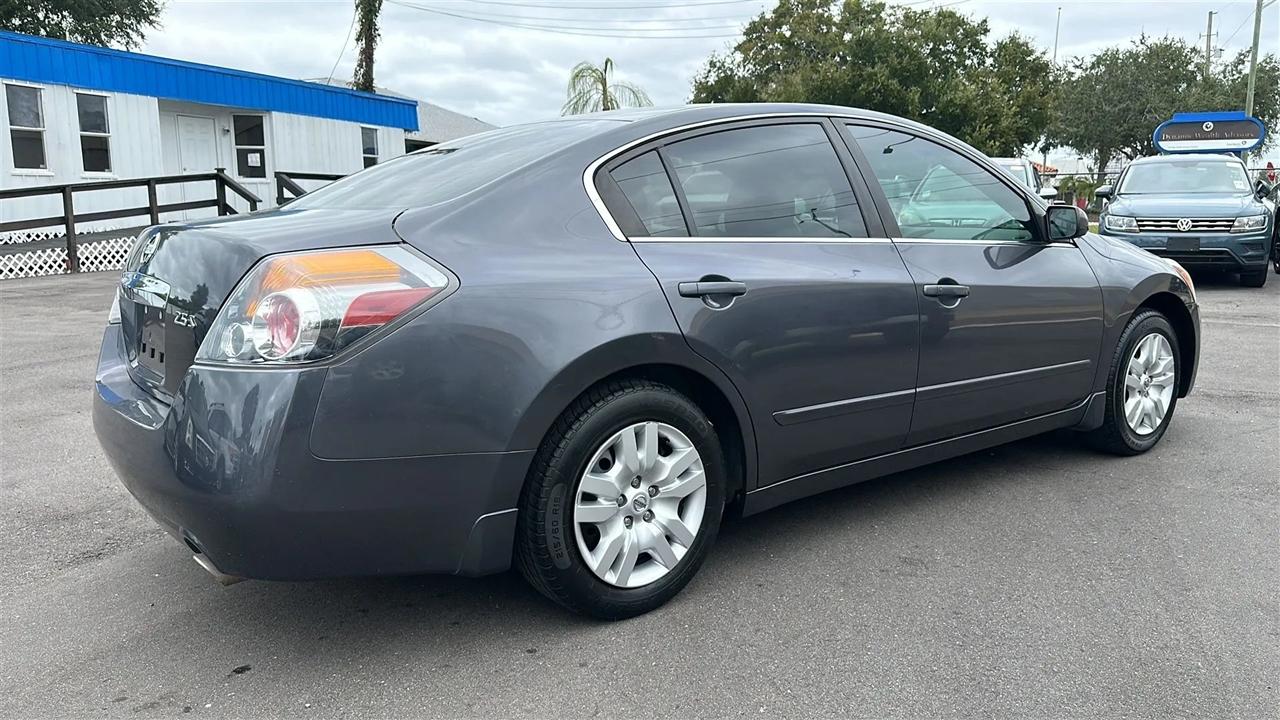 Nissan Altima  2012