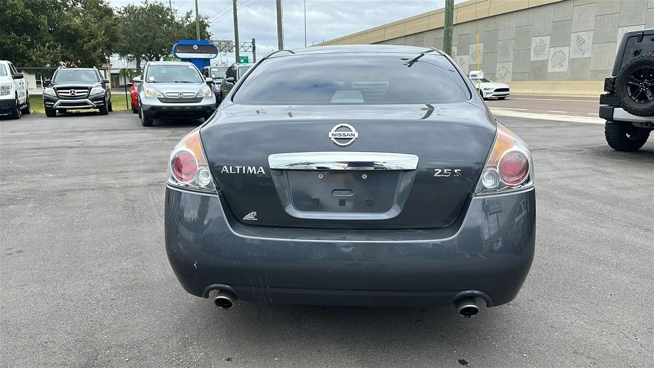 Nissan Altima  2012
