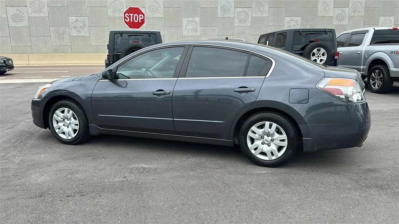 Nissan Altima  2012