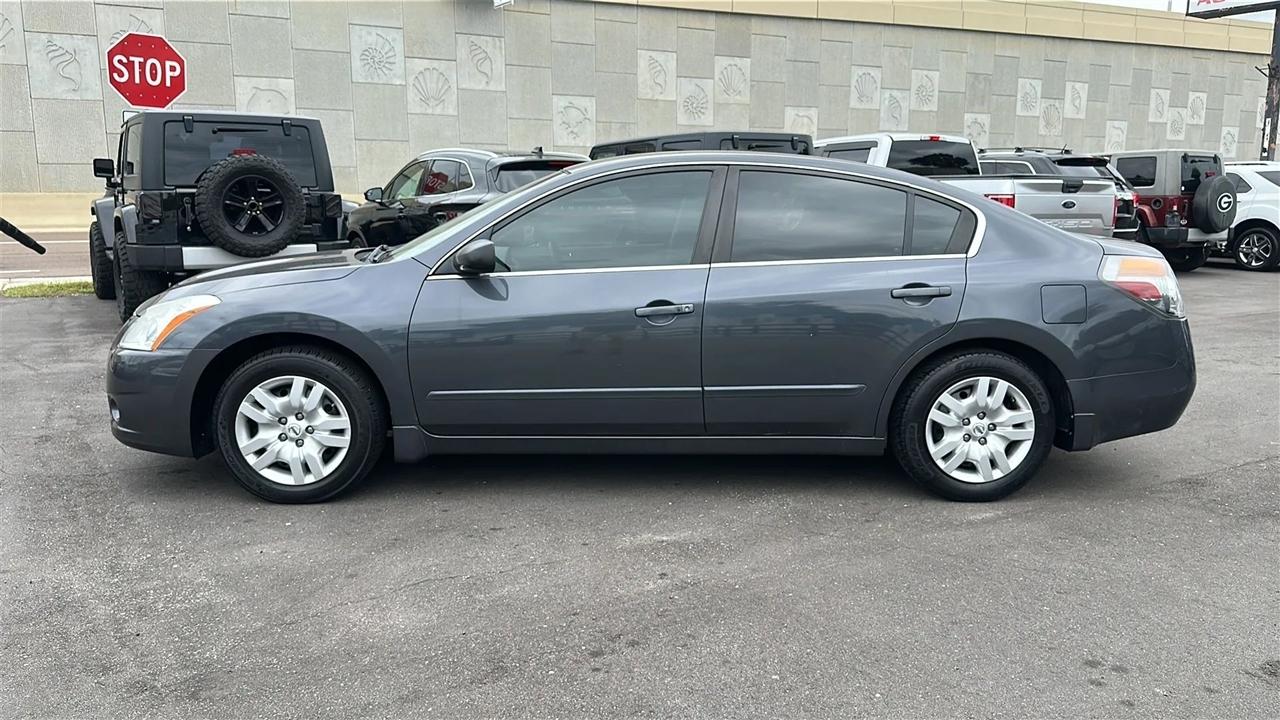 Nissan Altima  2012