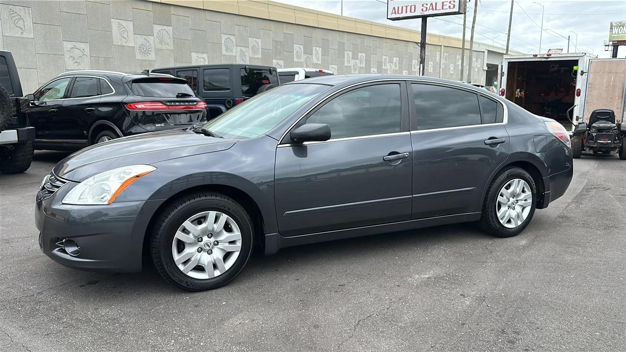 Nissan Altima  2012