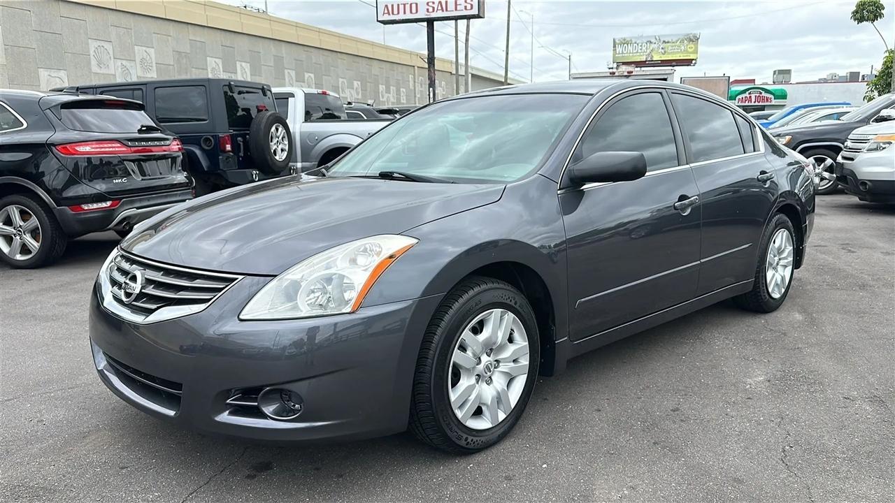 Nissan Altima  2012