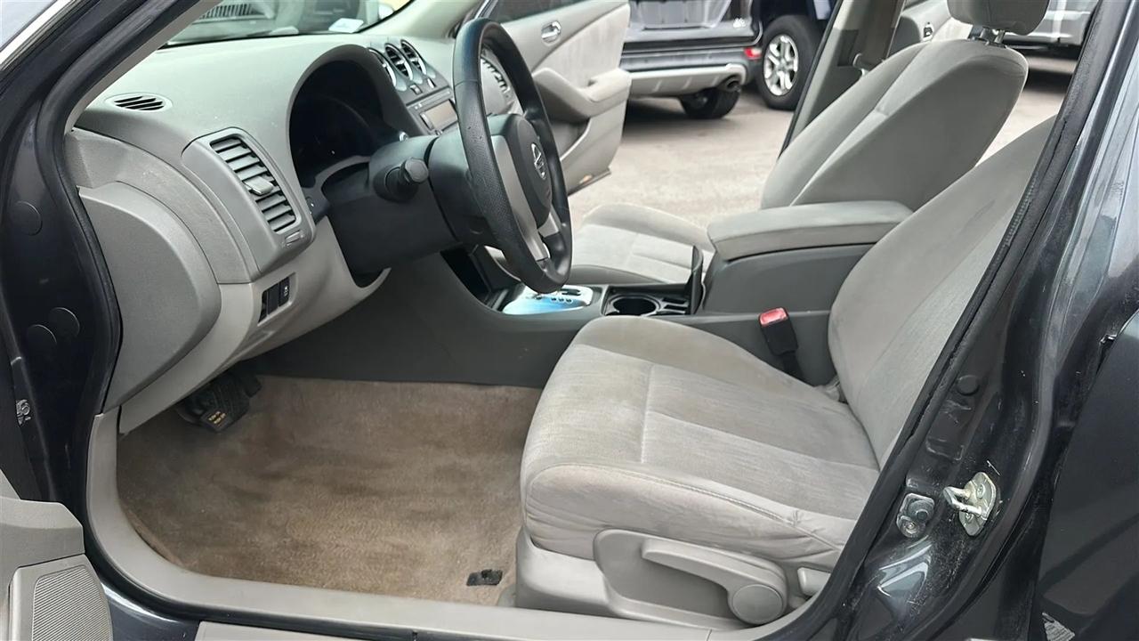 Nissan Altima  2012