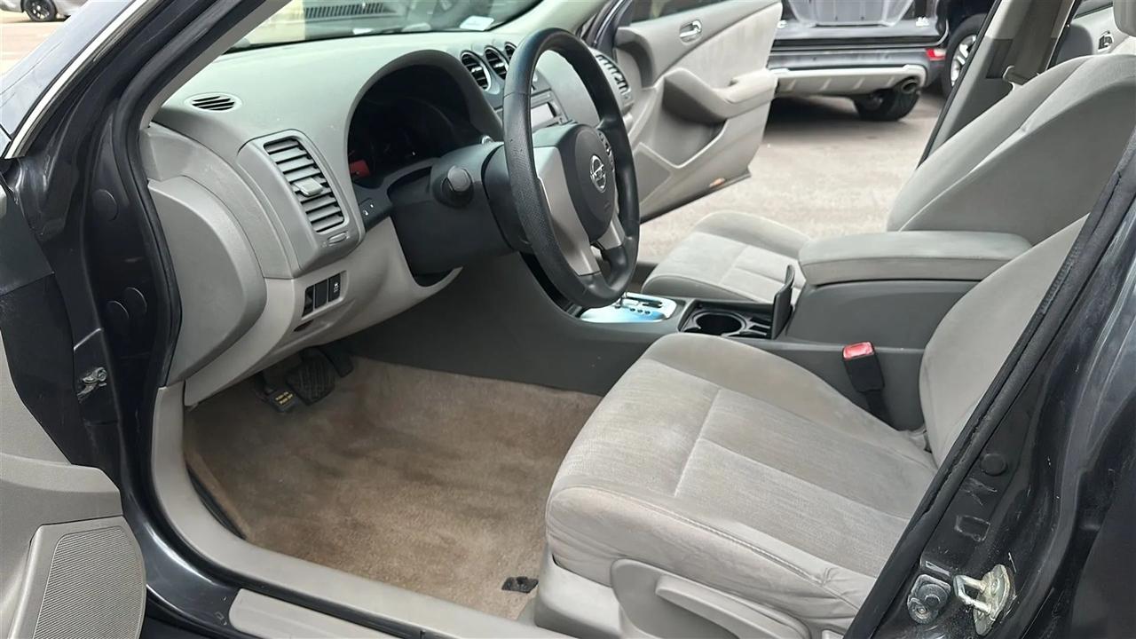 Nissan Altima  2012
