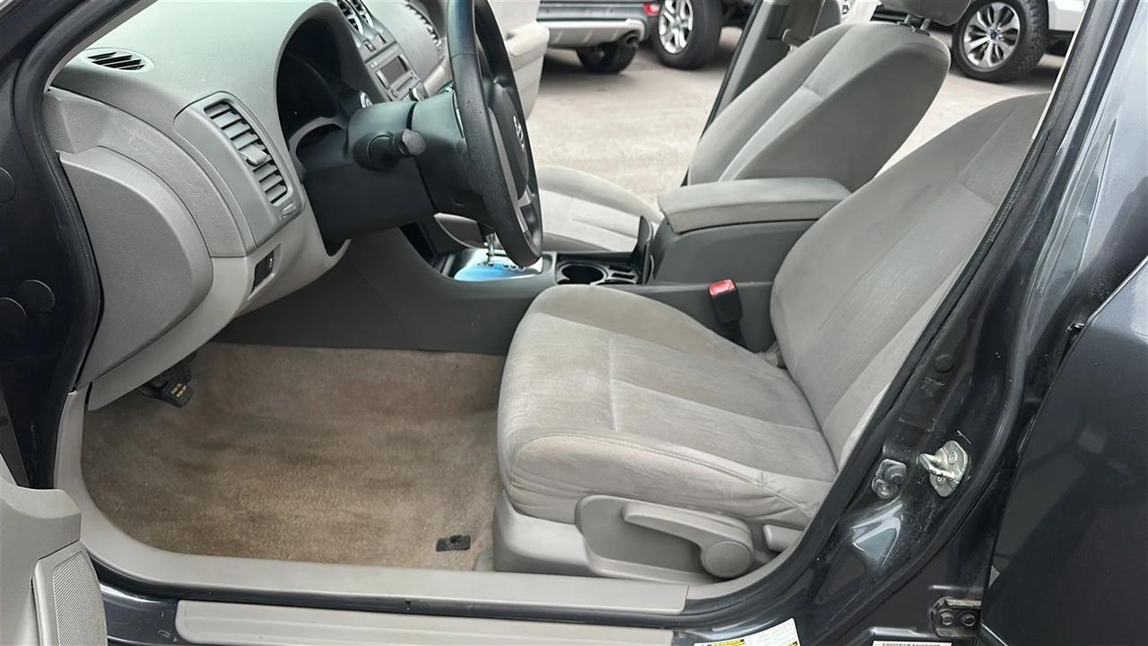 Nissan Altima  2012