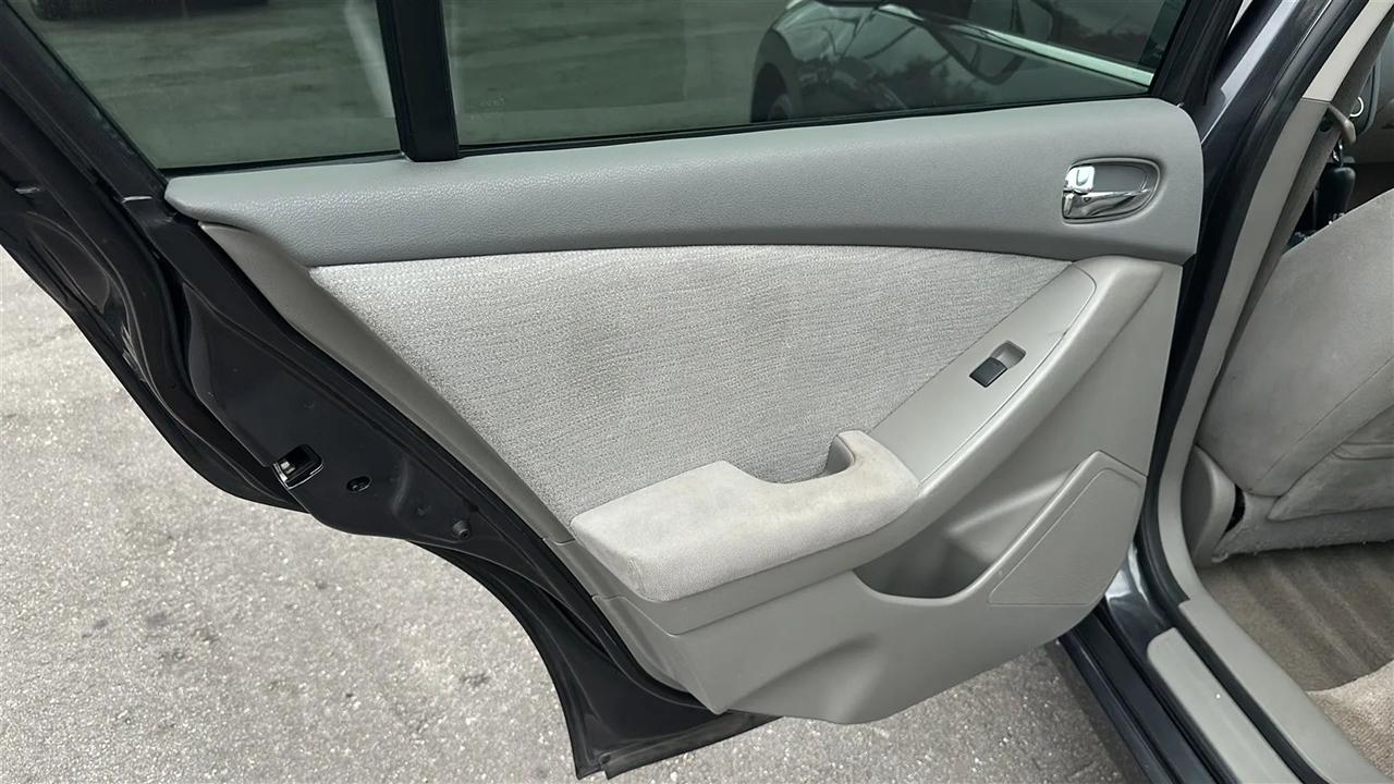 Nissan Altima  2012