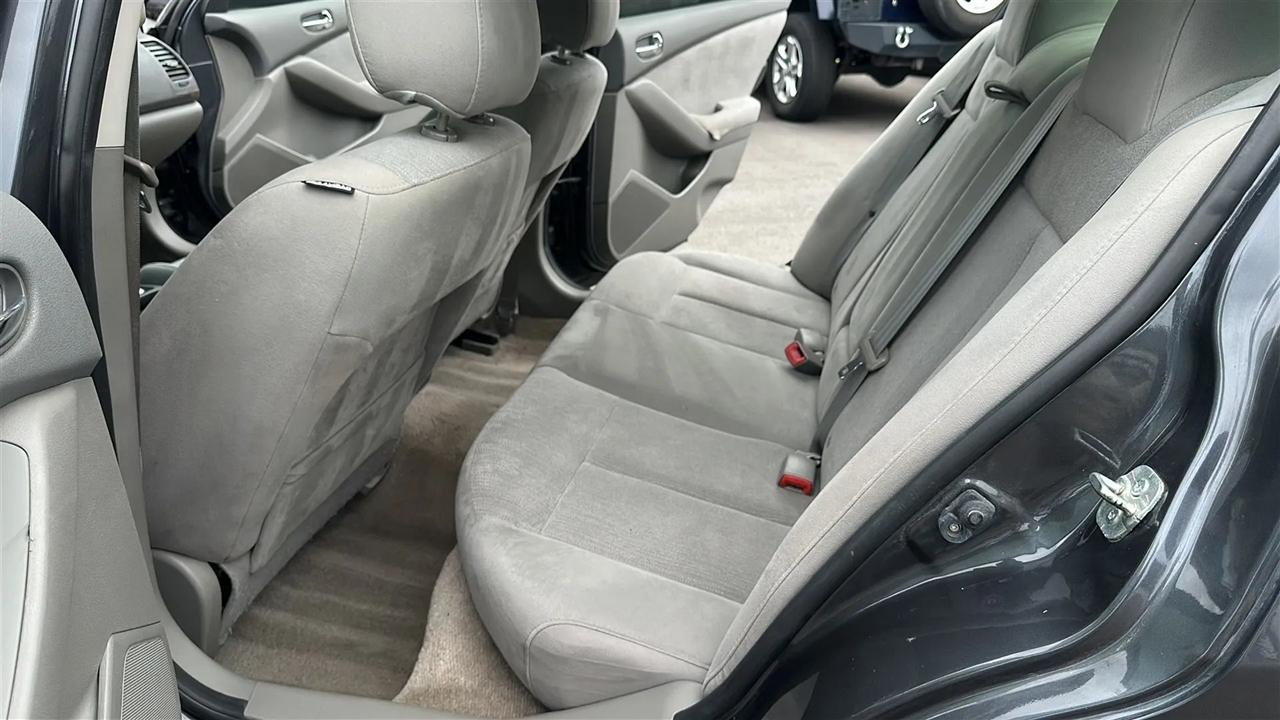 Nissan Altima  2012