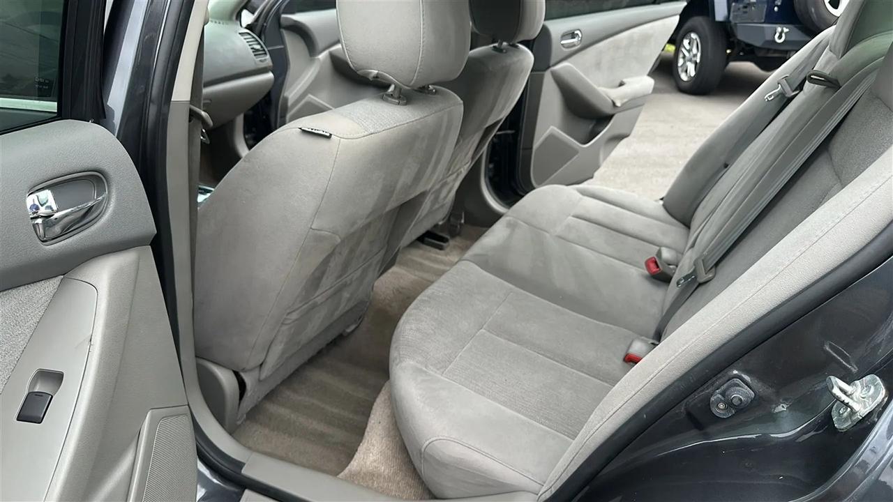 Nissan Altima  2012