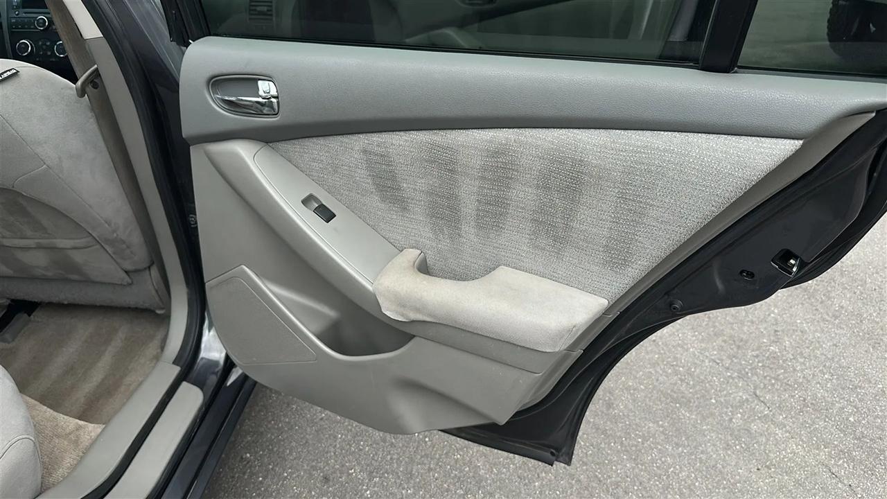 Nissan Altima  2012