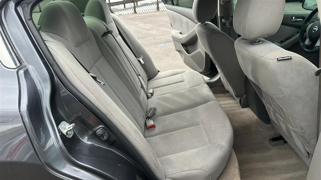 Nissan Altima  2012