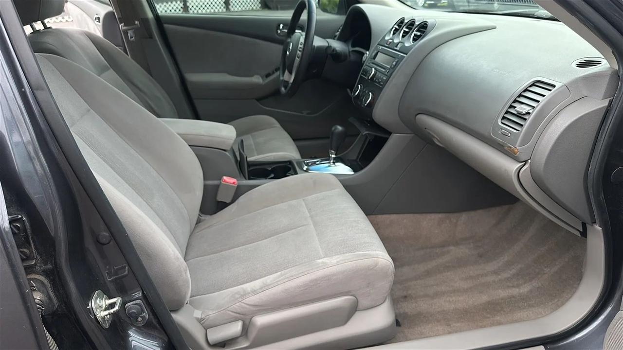 Nissan Altima  2012