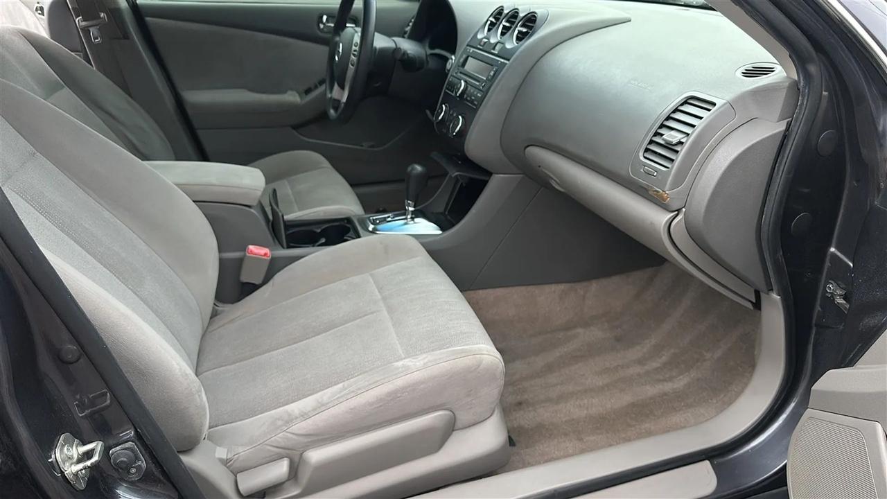 Nissan Altima  2012