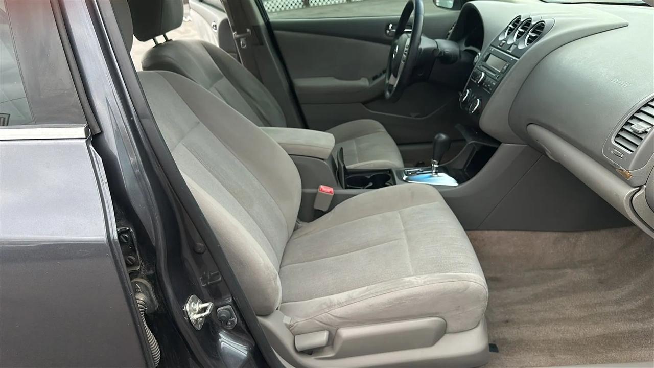 Nissan Altima  2012