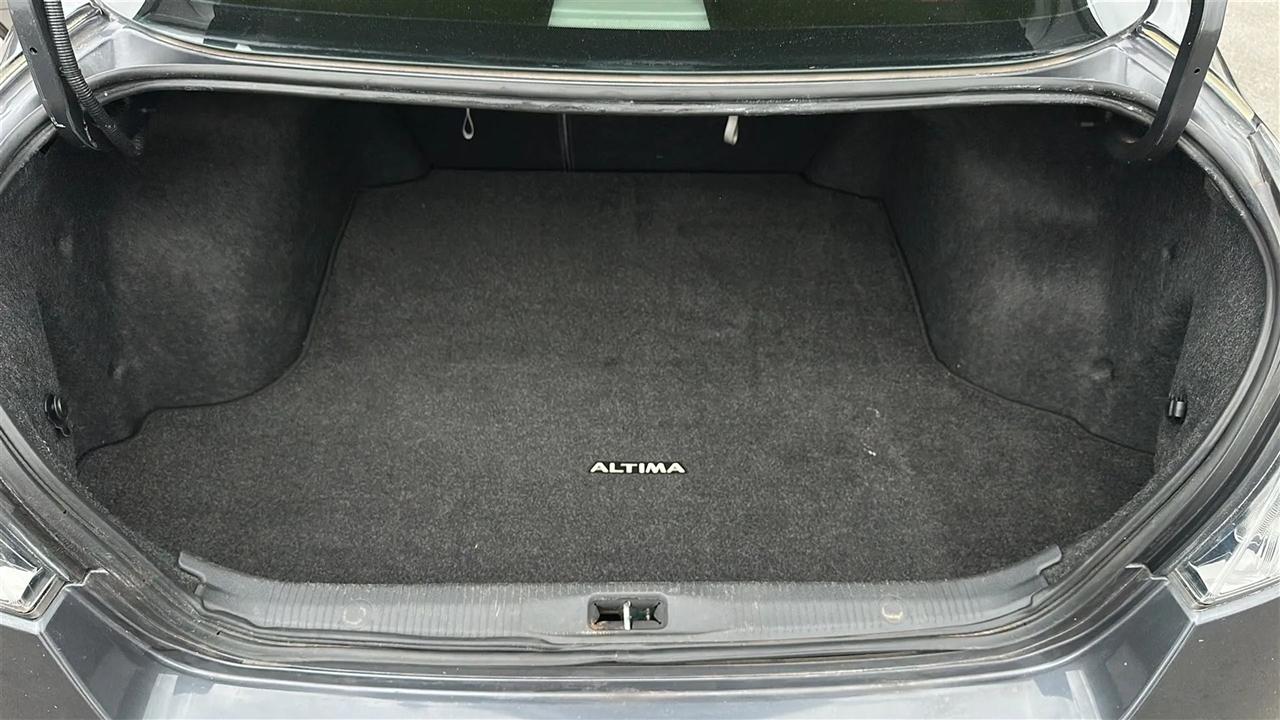 Nissan Altima  2012