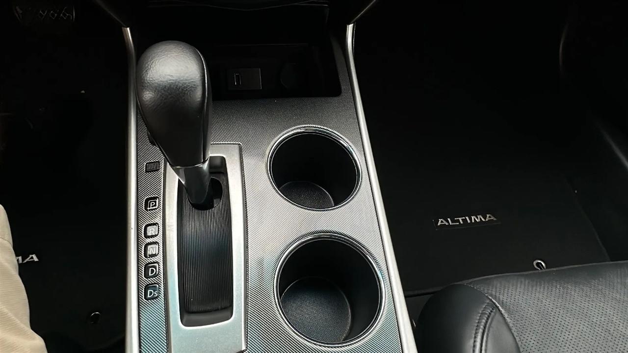 Nissan Altima  2013